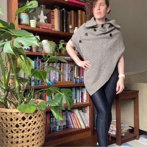 Maude black and white hooded shawl cape